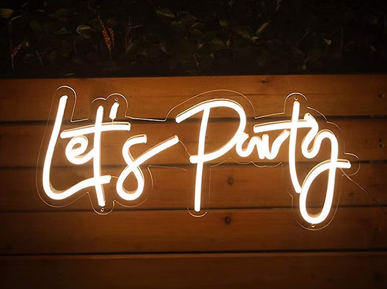 Neon hortum led tabela, reklam dünyasında estetik ve dayanıklılığı bir araya getiren yenilikçi bir tabeladır.