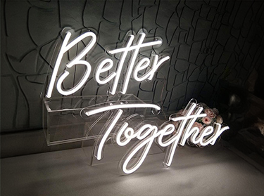 Neon Tabela, neon gazı ile doldurulmuş cam tüplerden yapılan ve renkli ışıklar yayan bir tabela türüdür. 